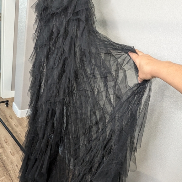 Elegant Black Strapless Gown with Sheer Overlay - Picture 11 of 14